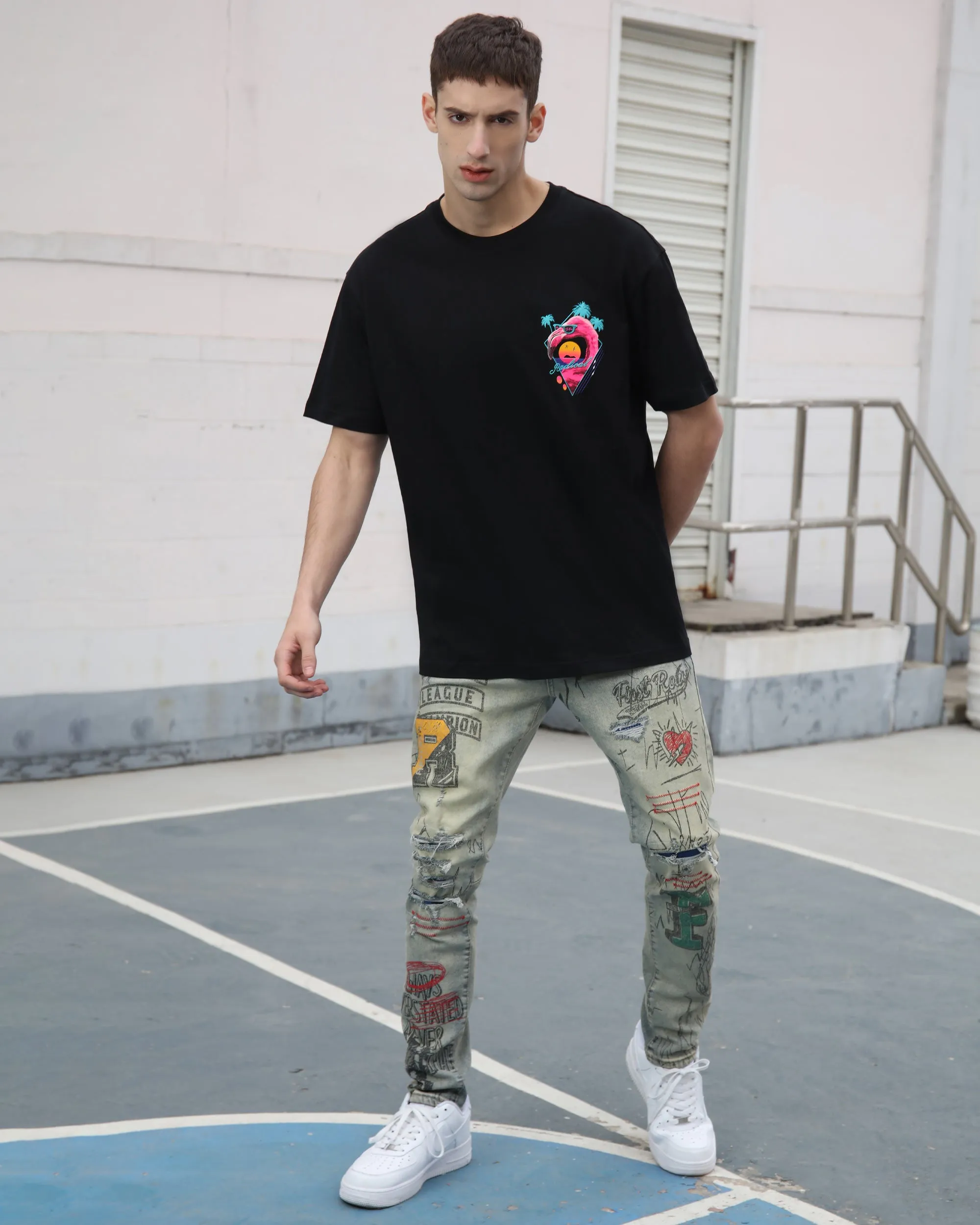 Detailing Graffiti Ripped Blue Washed Jeans