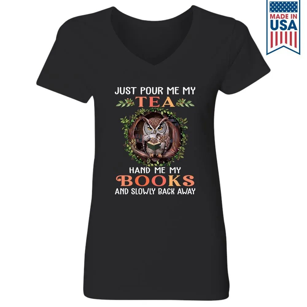 Hand Me My Books Book Lovers Gift Women's V-neck T-shirt TSVB508