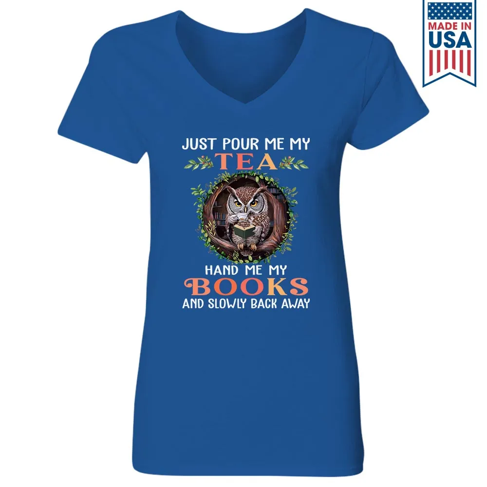 Hand Me My Books Book Lovers Gift Women's V-neck T-shirt TSVB508
