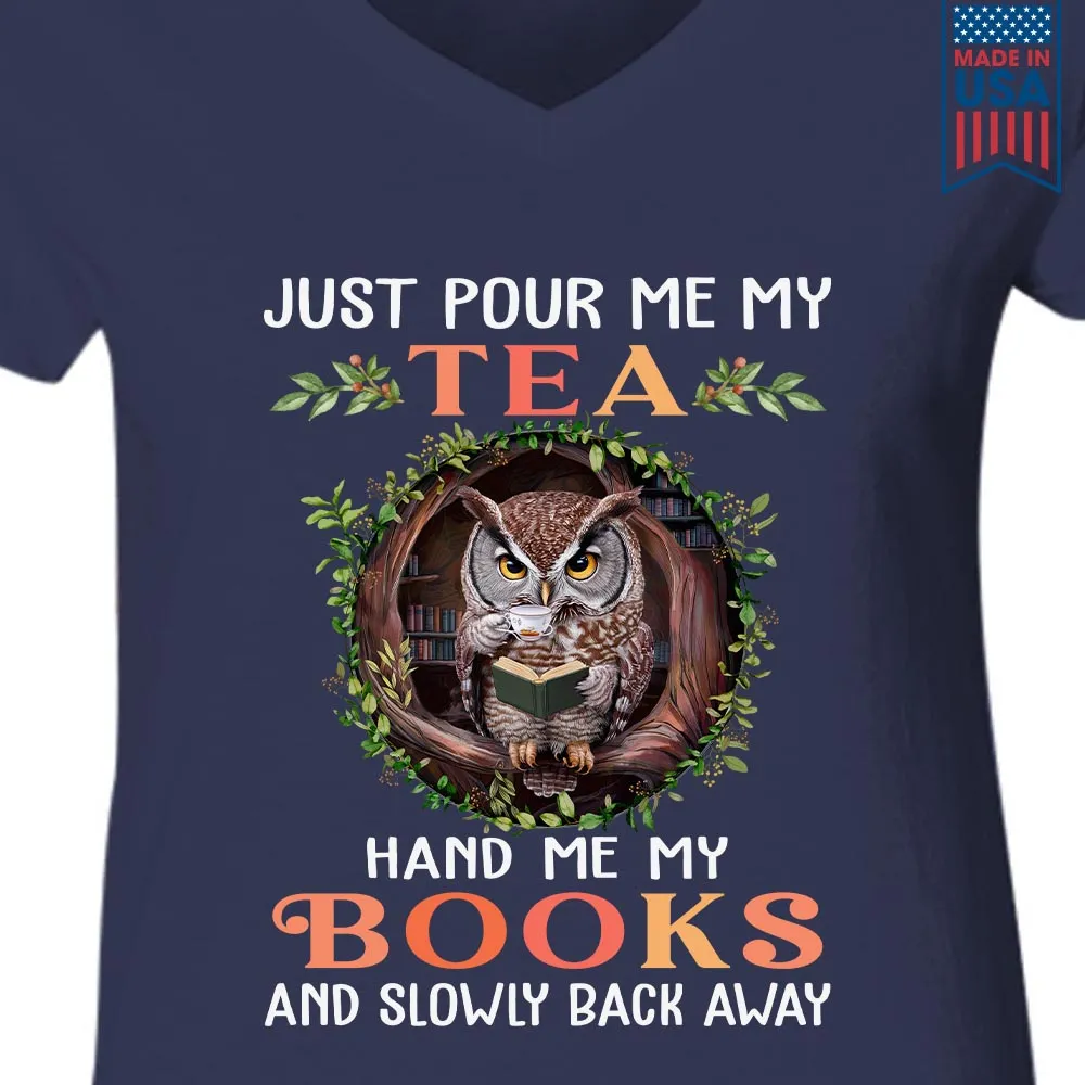 Hand Me My Books Book Lovers Gift Women's V-neck T-shirt TSVB508