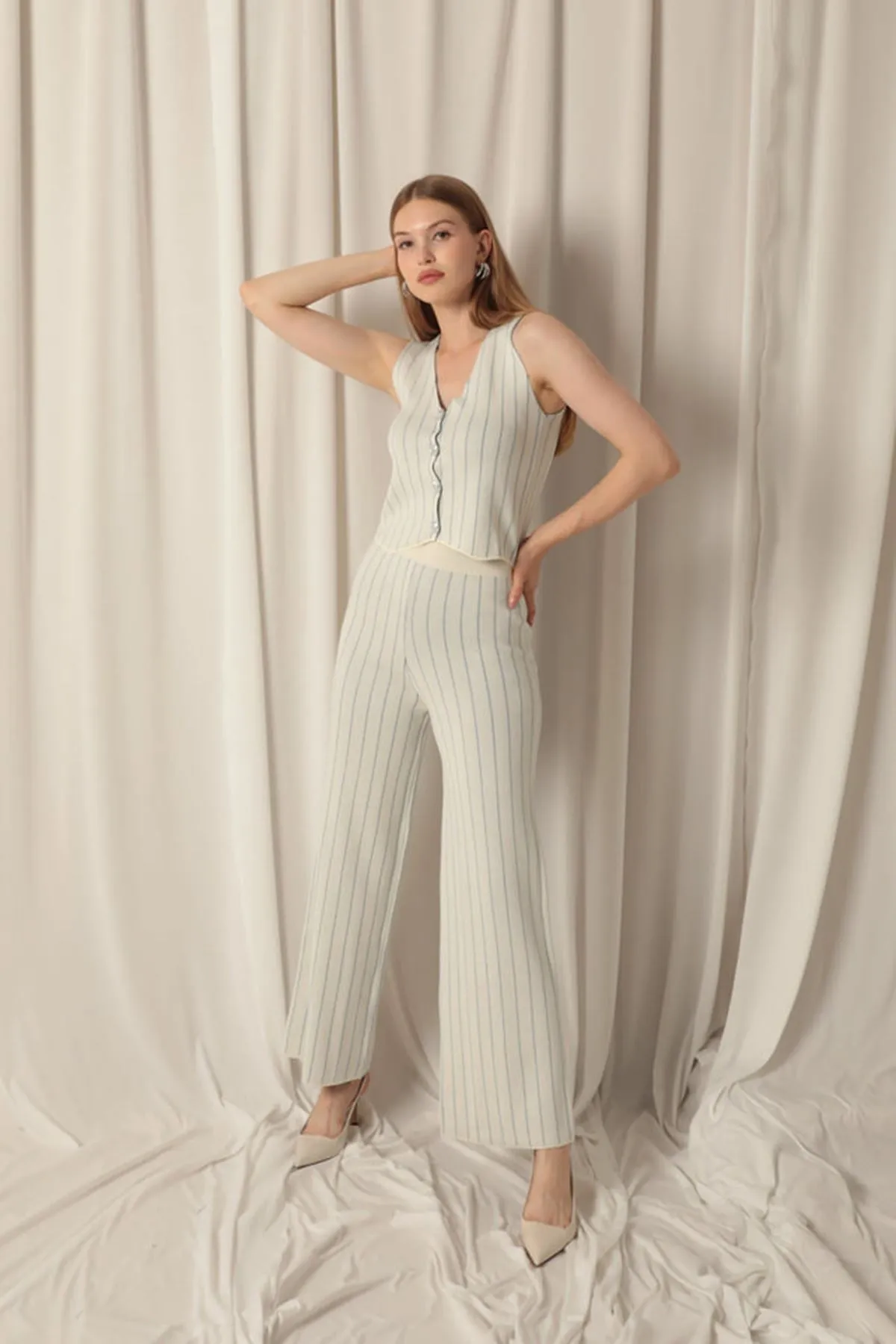 KKT Ecru Women's Suit with Knitted Fabric Vest - Clamart