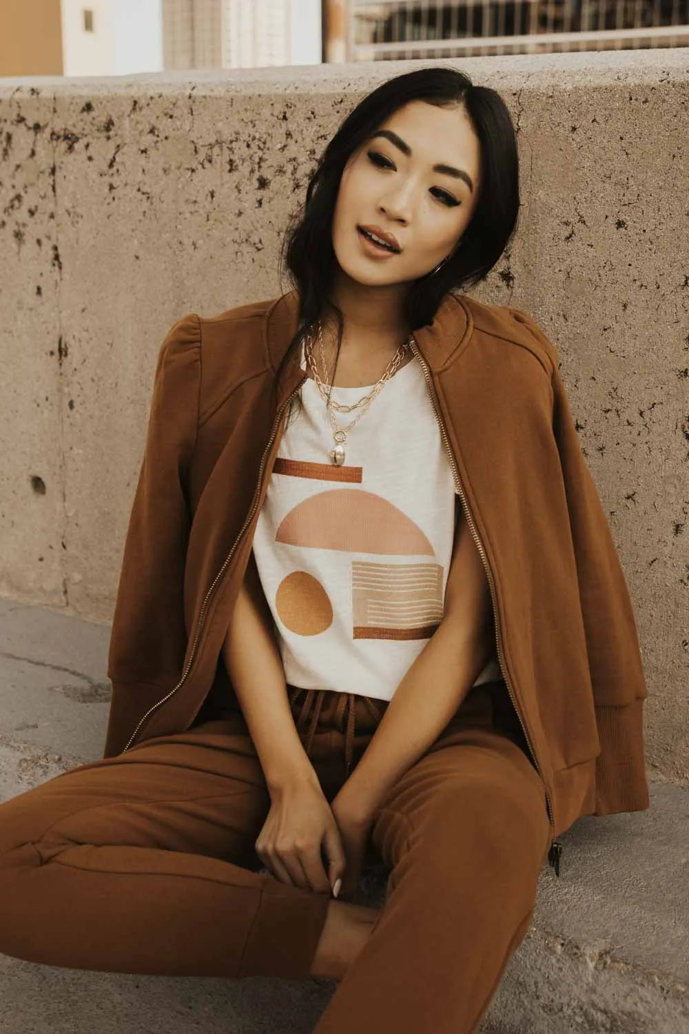 Kourtney Zipper Sweatshirt in Camel