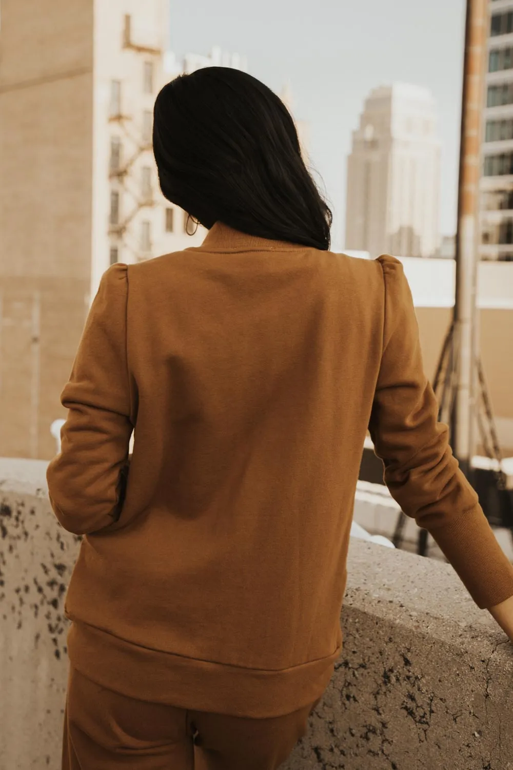 Kourtney Zipper Sweatshirt in Camel
