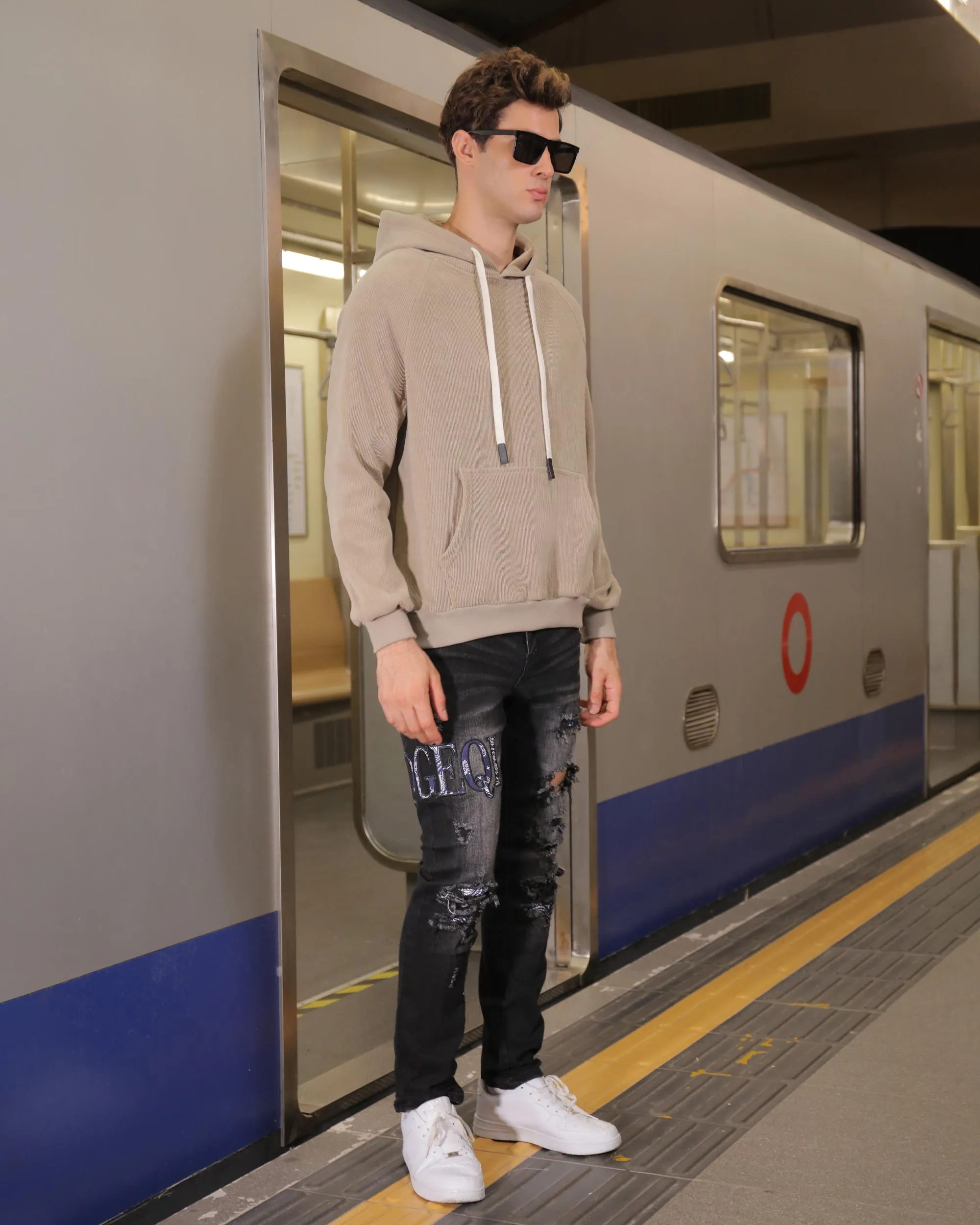 LOGEQI Black Ripped Jeans with Bold Rips-Mexico Local Delivery
