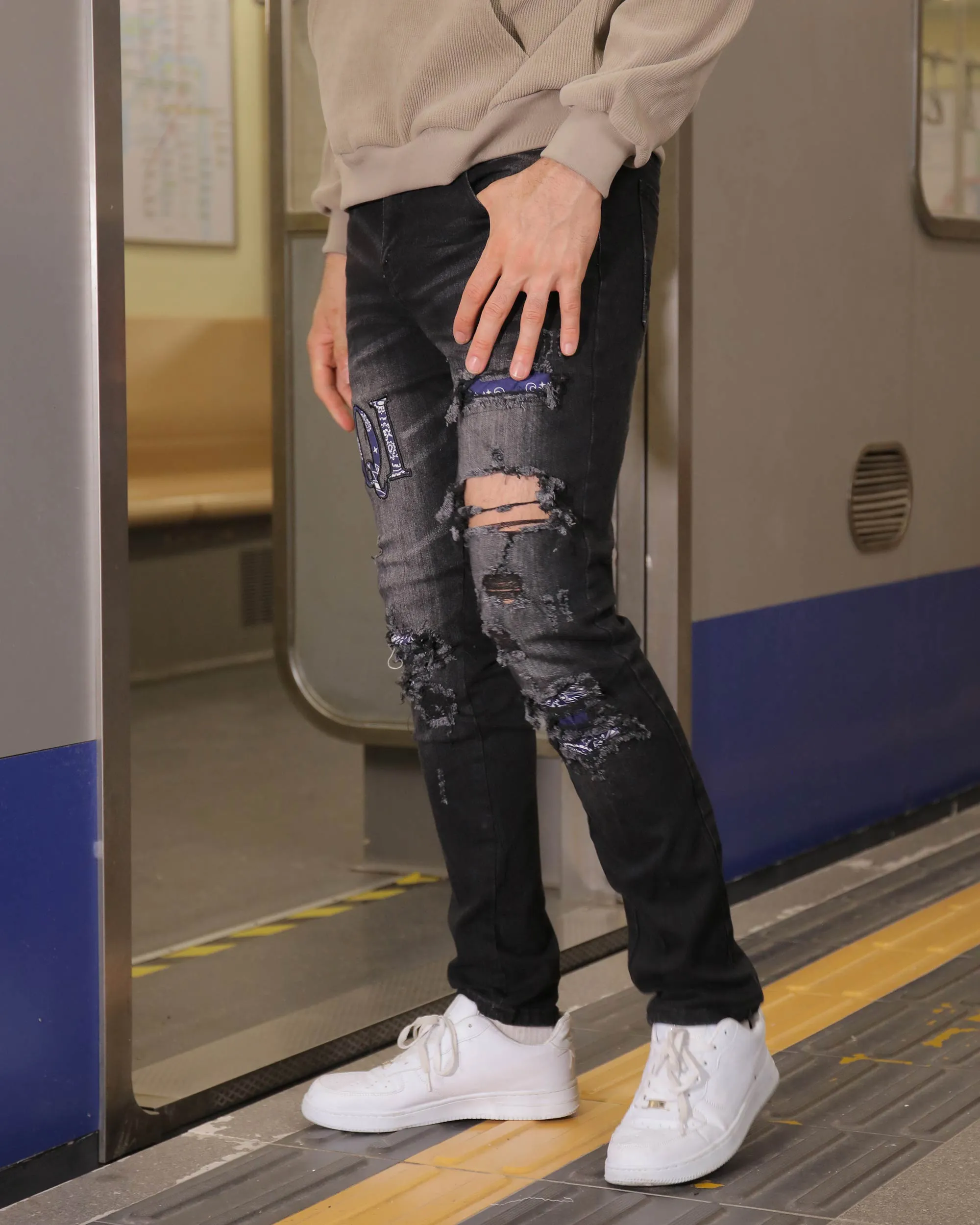 LOGEQI Black Ripped Jeans with Bold Rips-Mexico Local Delivery