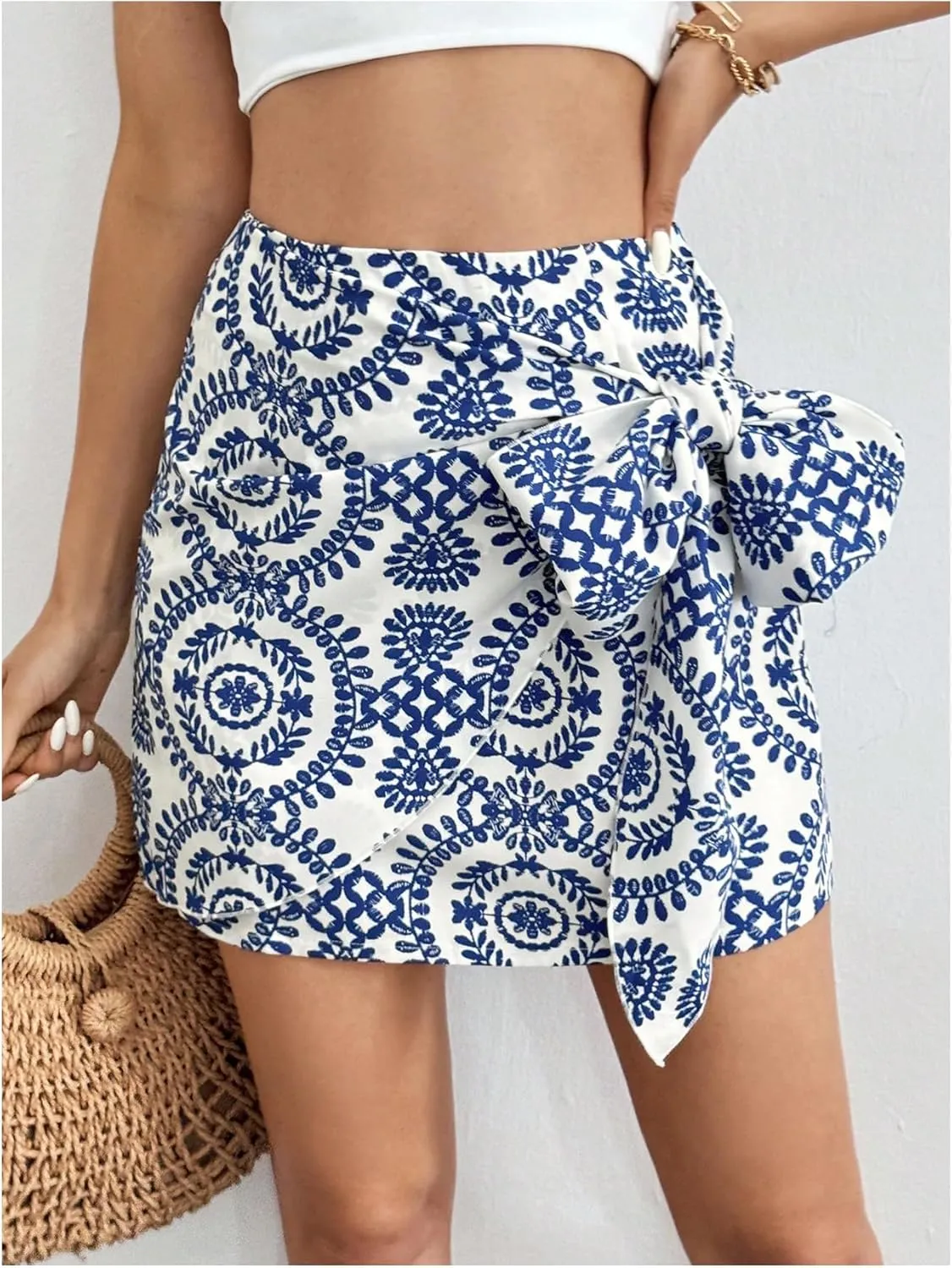 WDIRARA Women's Allover Print Knot Side High Waist Wrap Skirt Zipper Back Boho Mini Skirt